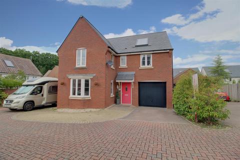 4 bedroom detached house for sale, Oak View, Hardwicke, Gloucester