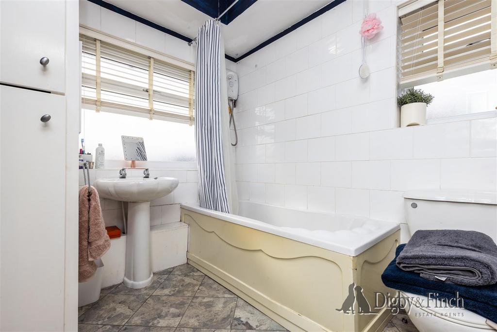 78, Gordon Road West Bridgford, NG2 5 LW-20watermar