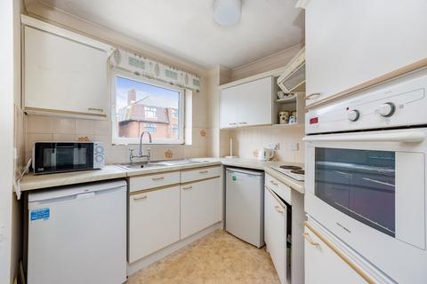 2 bedroom flat for sale, Holland Road, Hove BN3