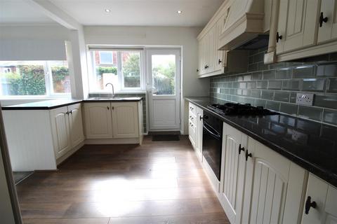 3 bedroom semi-detached house to rent, Chapel House Road, Chapel House, Newcastle Upon Tyne