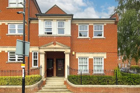 2 bedroom maisonette for sale, Bromley Road, Catford, London, SE6