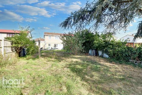 94 Albany Road, Hornchurch, RM12 4AG