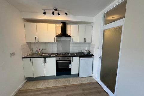 1 bedroom maisonette to rent, Basement Flat in Mildmay Grove North, London