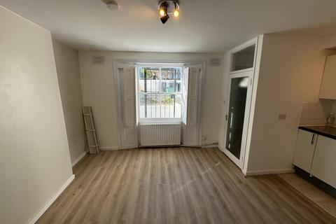 1 bedroom maisonette to rent, Basement Flat in Mildmay Grove North, London