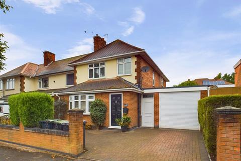 4 bedroom end of terrace house for sale, Worrall Avenue, Nottingham NG5