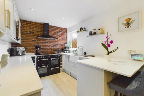 4 bedroom end of terrace house for sale, Worrall Avenue, Nottingham NG5