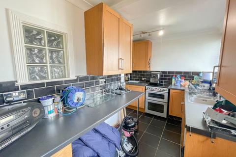 2 bedroom terraced house for sale, Mead Road, Gravesend, Kent, DA11