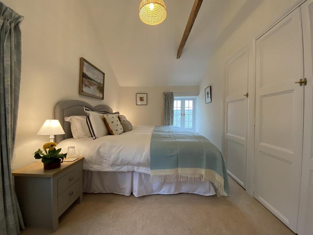 Beech Cottage - bedroom 2.jpg
