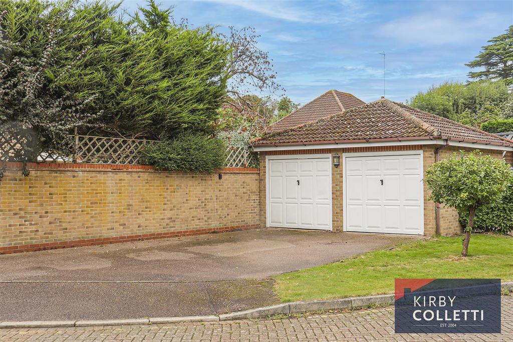 Detached Double Garage