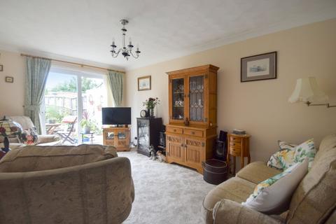 3 bedroom semi-detached house for sale, William Street, Rainham, Gillingham, ME8