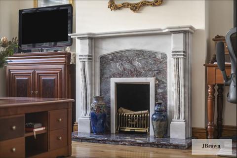 17 Woodside Park, London, SE25 5DN