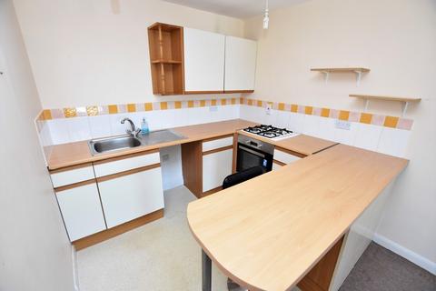 1 bedroom flat to rent, Claremont Road, Seaford, BN25 2QA