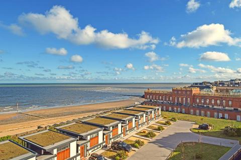 3 bedroom apartment for sale, Westbrook Gardens, Margate