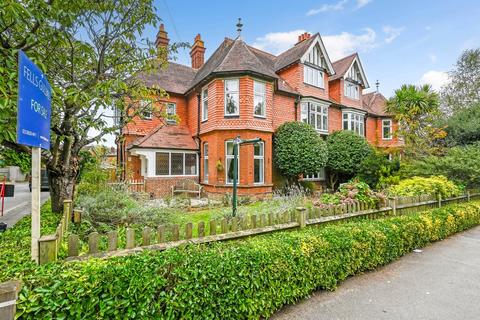 6 bedroom semi-detached villa for sale, Queens Road, Lyndhurst, SO43