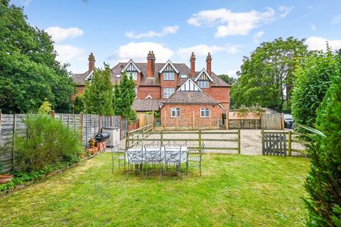 6 bedroom semi-detached villa for sale, Queens Road, Lyndhurst, SO43