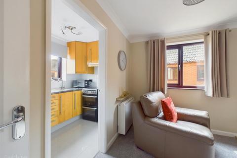 2 bedroom maisonette for sale, St. Johns Court, Nottingham NG4