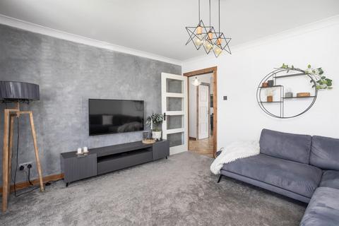 35 Baillie Avenue, Harthill, Shotts, ML7 5SY