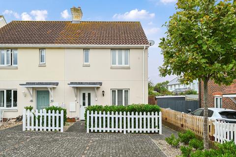 2 bedroom semi-detached house for sale, Springfield Drive, Rye, East Sussex TN31 7FL