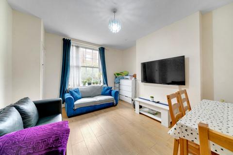 1 bedroom flat for sale, Shadwell Gardens, London E1