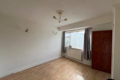undefined, First Avenue, Dagenham