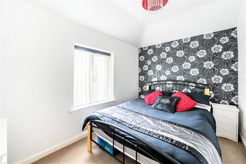 7 Greenway, Wallington, SM6 8DQ