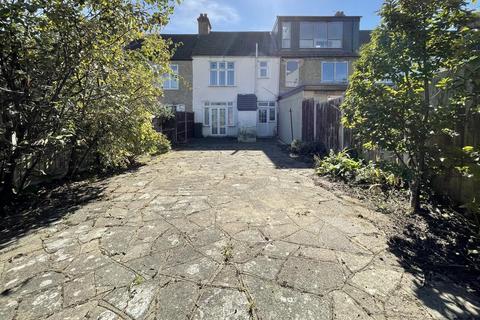 3 bedroom terraced house for sale, Elm Park Road, South Norwood