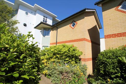 2 bedroom detached house to rent, Priory Courtyard, Ramsgate