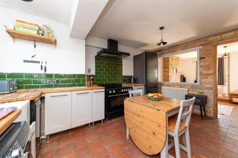 2 bedroom cottage for sale, St. Johns Street, Biggleswade