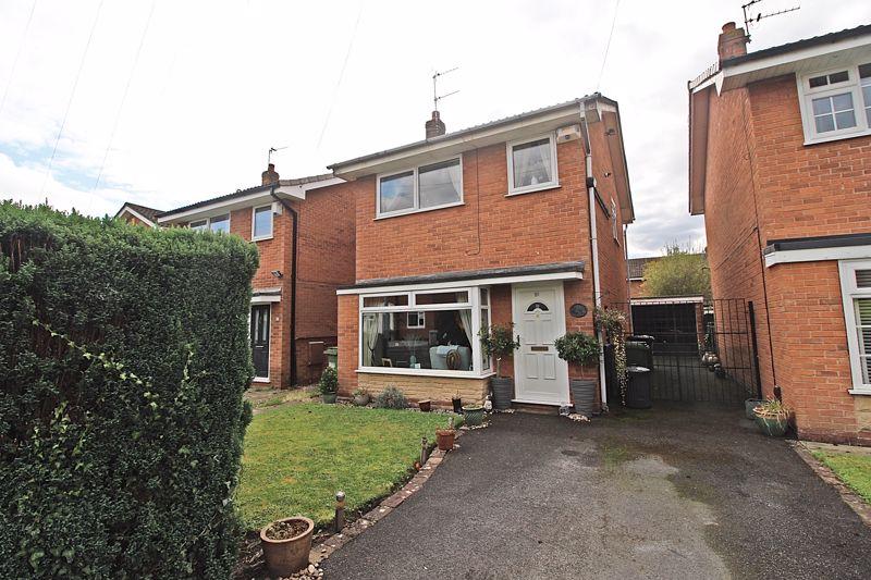 Mallard Crescent, Poynton 3 bed detached house for sale £340,000