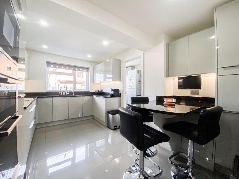 Sitting/dining room