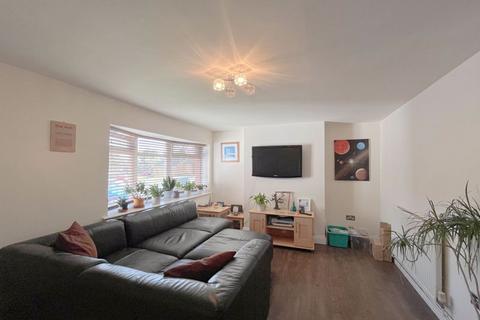 2 bedroom apartment for sale, Cottage Close, Burntwood, WS7 4YA