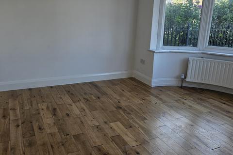 3 bedroom flat to rent, London NW10