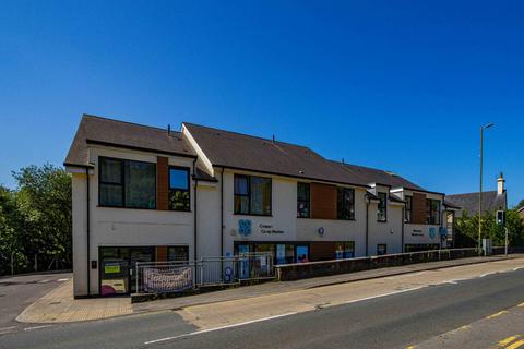 2 bedroom flat to rent, Commercial Road, Caerphilly,