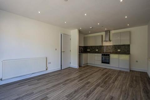 2 bedroom flat to rent, Commercial Road, Caerphilly,