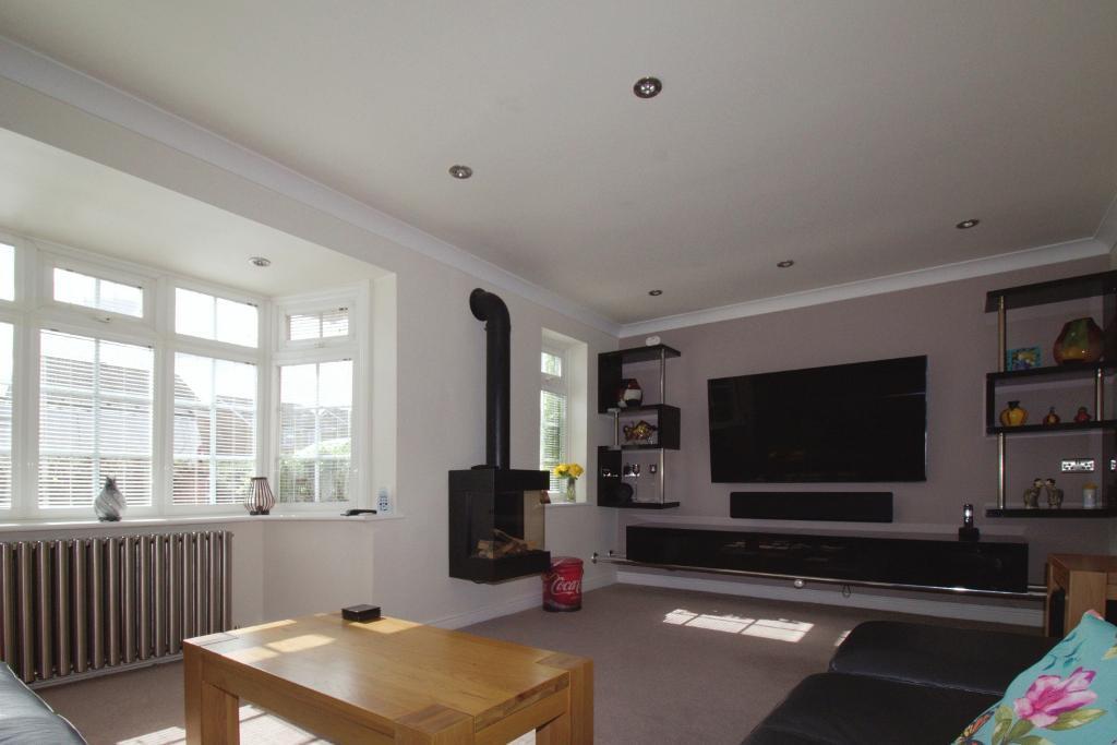 Thackers Way, Deeping St James, Pe6 8hp 4 bed link detached house for