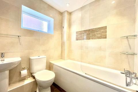 1 bedroom cluster house for sale, Moorland Gardens, Old Bedford Road Area, Luton, Bedfordshire, LU2 7QF