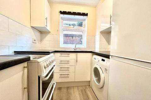 1 bedroom cluster house for sale, Moorland Gardens, Old Bedford Road Area, Luton, Bedfordshire, LU2 7QF