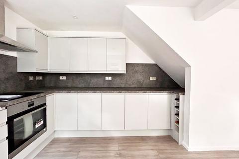 14 Avenbury Close, Redditch, B98 0AY