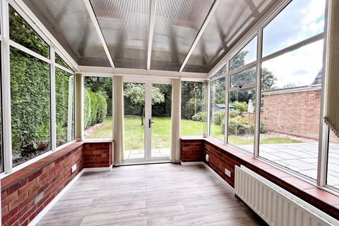 14 Avenbury Close, Redditch, B98 0AY