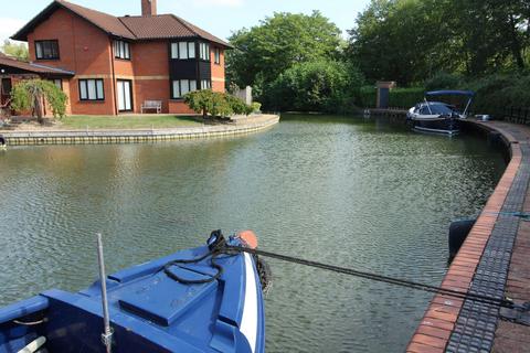 2 bedroom maisonette for sale, Staters Pound, Pennyland, Milton Keynes