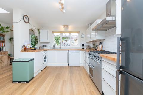 13 Grantham Road, Bristol, BS15 1JR