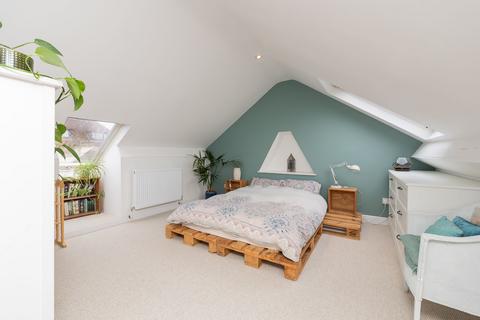 13 Grantham Road, Bristol, BS15 1JR