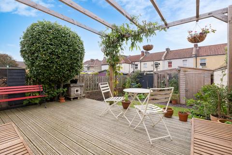 13 Grantham Road, Bristol, BS15 1JR