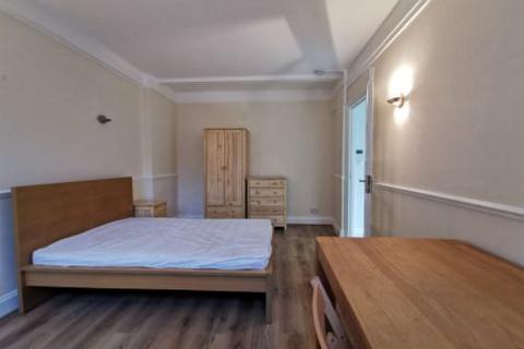 Studio to rent, Gloucester Place, London NW1