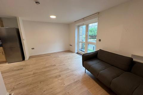 3 bedroom flat to rent, Hackney, London E5