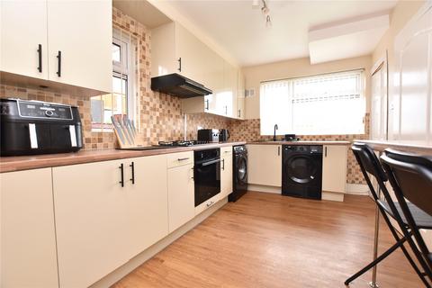 3 bedroom semi-detached house for sale, Oak Tree Walk, Leeds, West Yorkshire