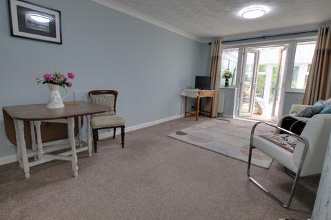 2 bedroom semi-detached bungalow for sale, Chalk Ridge, Clanfield