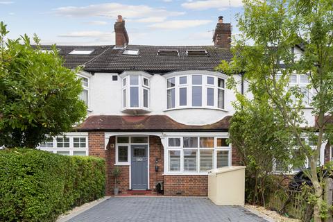 36 Meadow Close, London, SW20 9JB