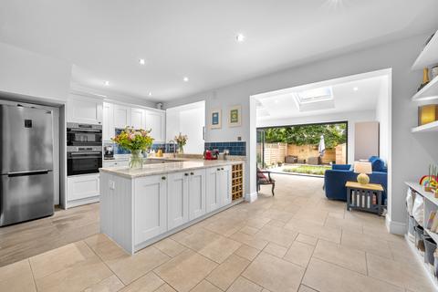 36 Meadow Close, London, SW20 9JB