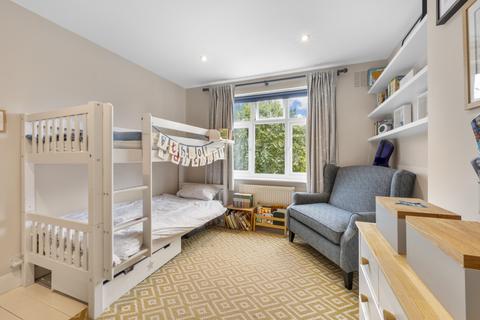 36 Meadow Close, London, SW20 9JB